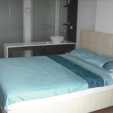 Apartment Babylon Bliss Is A Unique 3 Bed 3 Bath Duplex Home With Its Own Private Pool Side